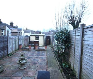 3 bedroom terraced house to rent - Photo 5