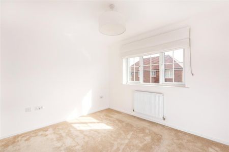 4 bedroom detached house to rent - Photo 4