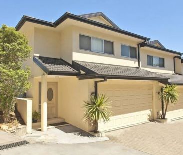 Beautiful Three-Bedroom Townhouse in Quiet Location - Photo 3