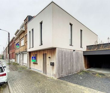 Rijwoning met 3 slaapkamers, terras en tuin - Photo 1