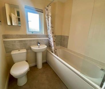 St Davids Close, Brackla, Bridgend County Borough, CF31 - Photo 3