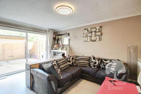 3 bedroom end of terrace house to rent - Photo 2
