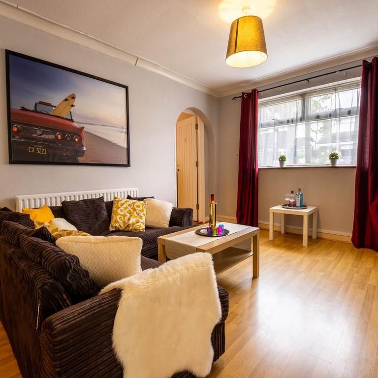 6 bedroom house to rent - Photo 1