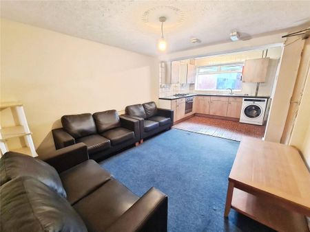 4 bedroom terraced house to rent - Photo 3