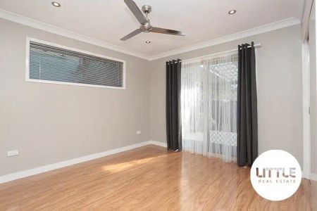 “Renovated gem waiting for you to call home!” - Photo 2