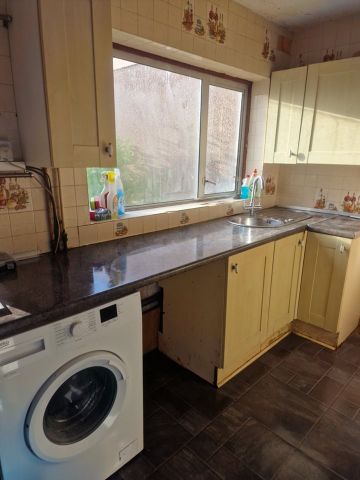 3 Bed End Terrace, St Aubins Avenue, BS4 - Photo 5