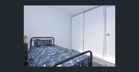 A neat little number! - Photo 2