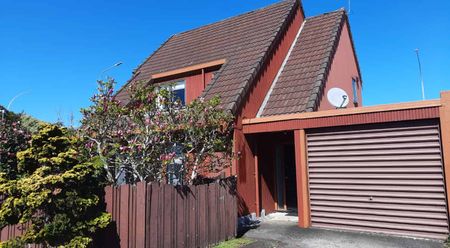 Comfortable Well Presented Family Home - Photo 2