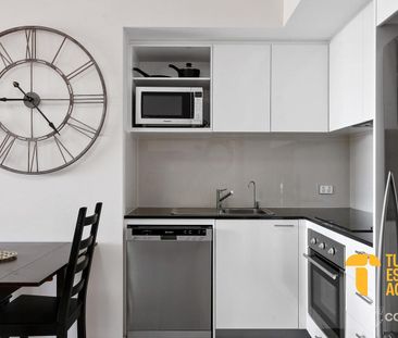 Stylish Furnished Apartment in the Royale Complex - Photo 5