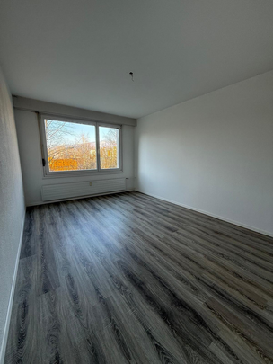 Helle sanierte 4-Zimmerwohnung im 7. Stock mit Balkon - Photo 1