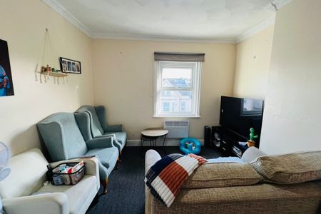 Pevensey Road, EASTBOURNE - Photo 3