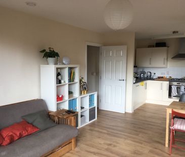 1 Bed Flat, Collent Street, E9 - Photo 2