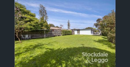 Relaxed Coastal Living Minutes From The Water - Photo 4