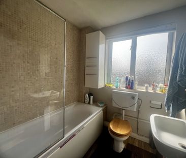 Broadway, Didcot - Photo 5