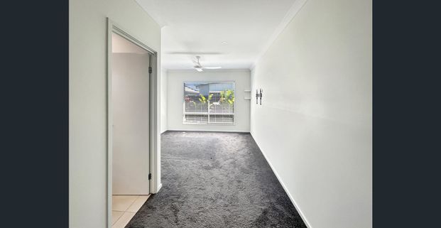 Spacious Family Home with Multiple Living Areas! - Photo 1