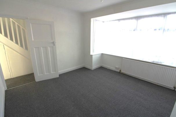 3 bedroom end of terrace house to rent - Photo 1