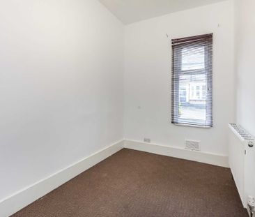Price £1,800 pcm - Available 12/01/2026 - Unfurnished - Photo 4