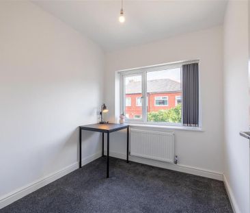 2 bedroom private hall to rent - Photo 5