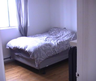 4 ½ à louer – Vieux Longueuil - Immeuble béton - Photo 2