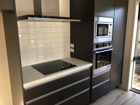 A very stylish, three bedroom, two bathroom home in the exclusive Lockerbie subdivision. - Photo 5