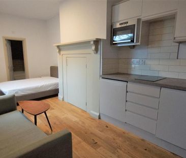 Studio to rent - Photo 5