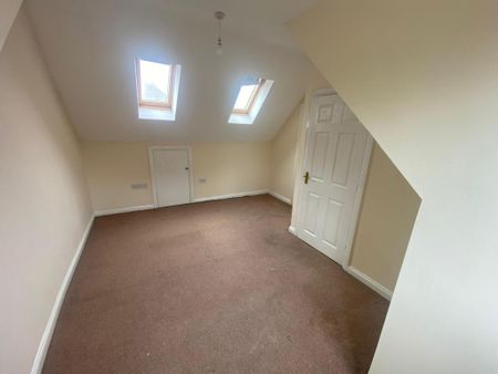 3 bedroom end of terrace house to rent - Photo 2