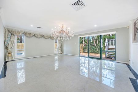 76 Balintore Drive, Castle Hill - Photo 3