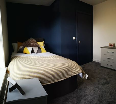 Lovely 4 En-suite Rooms - Photo 1