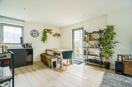 2 bedroom flat to rent - Photo 5