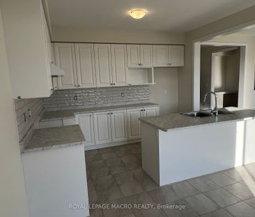 Detached Home For Lease | X8058370 - Photo 4