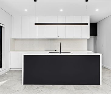 Near New 5 Bedroom Family Home - Photo 6