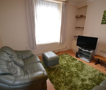 2 bed house to rent in Tower Street, Treforest, CF37 - Photo 6