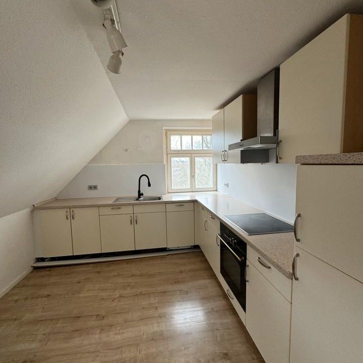 Lage 2 Zimmer DG Wohnung in Waddenhausen - Photo 1