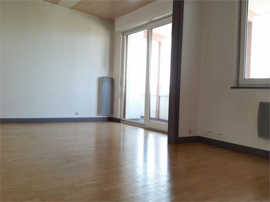 Location Appartement 101.56 M² SAINT-LOUIS 1 240 € - Photo 1