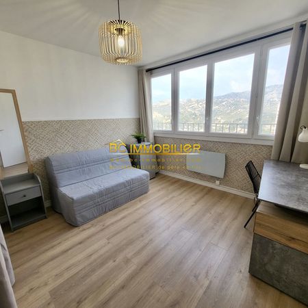 Location Appartement 5 pièces 94m² MARSEILLE 9ème - Photo 3
