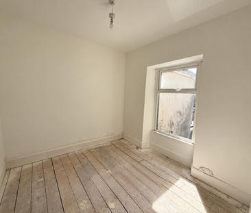 4 bedroom terraced house to rent - Photo 2