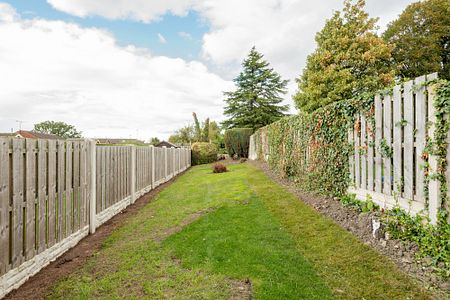 2 bedroom Terraced House to rent - Photo 3