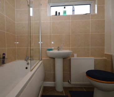 Flat to rent on - Photo 4