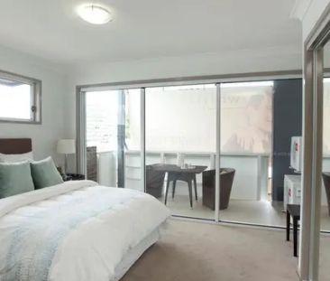 Modern 3-Bedroom Townhouse in Mount Gravatt East - Photo 2