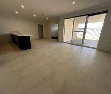 Stylish & Spacious Living - Photo 1