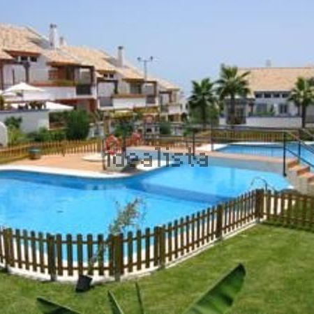 Alquiler de chalet adosado en Urbanizacion Valdeolletas - Photo 1