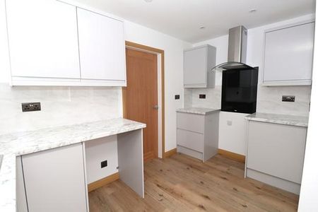 2 bedroom terraced house to rent - Photo 4