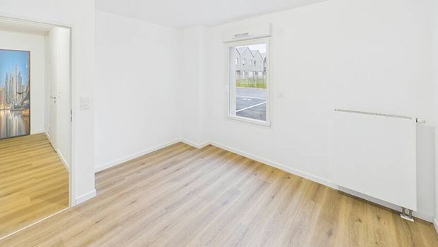 Appartement F2 - RESIDENCE NEUVE - PLATEAU DE HAYE - CUISINE EQUIPEE - TERRASSE - PARKING EXTERIEUR - Photo 1