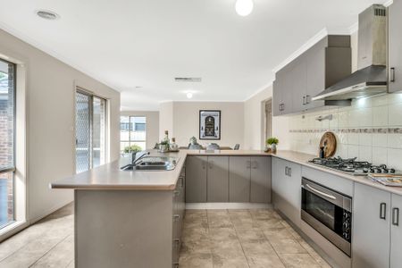 Don't miss out on this well presented home - Photo 5