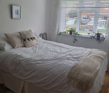 Room in a Shared Flat, Madderfields Court, N11 - Photo 2