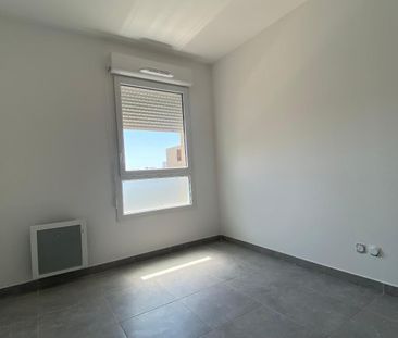 Location Appartement 2 pièces 39m² ARLES 13200 - Photo 3