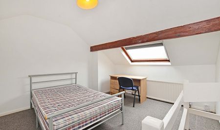 High Standard Three Bedroom Student Property - Photo 2