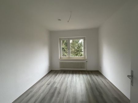 Geräumige 2-Zimmer-Wohnung in Wilhelmshaven City mit Badewanne! - Photo 4