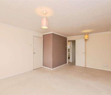 Hogarth Close, Basingstoke, Hampshire, RG21 - Photo 6