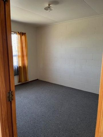 Cozy and convenient living - Photo 3